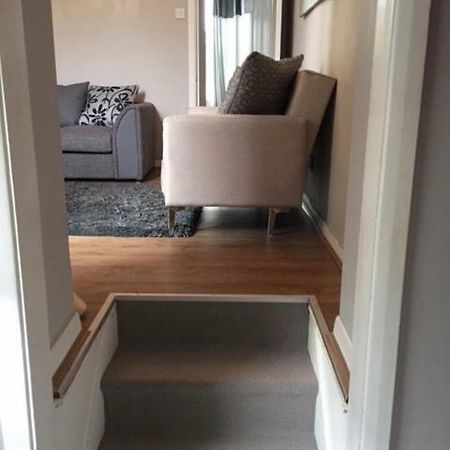 Perfect 2 Bedroom Flat Shepherds Bush W12 Londra Esterno foto
