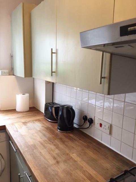 Perfect 2 Bedroom Flat Shepherds Bush W12 Londra Esterno foto